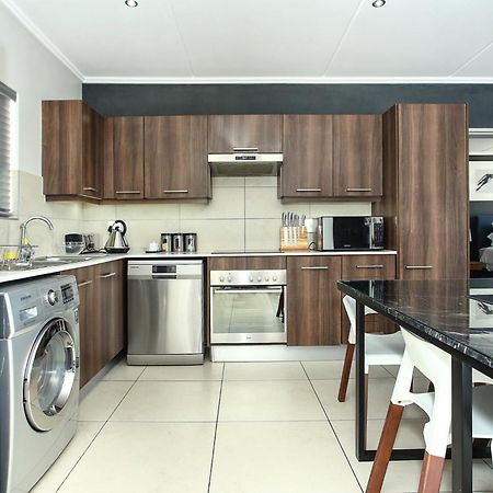 Epic Lifestyle Apartment Sandton 约翰内斯堡 外观 照片